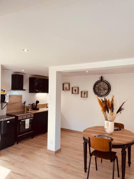 Bryas 3 - Appartement Tres Chaleureux ชาโตรูซ์ ภายนอก รูปภาพ